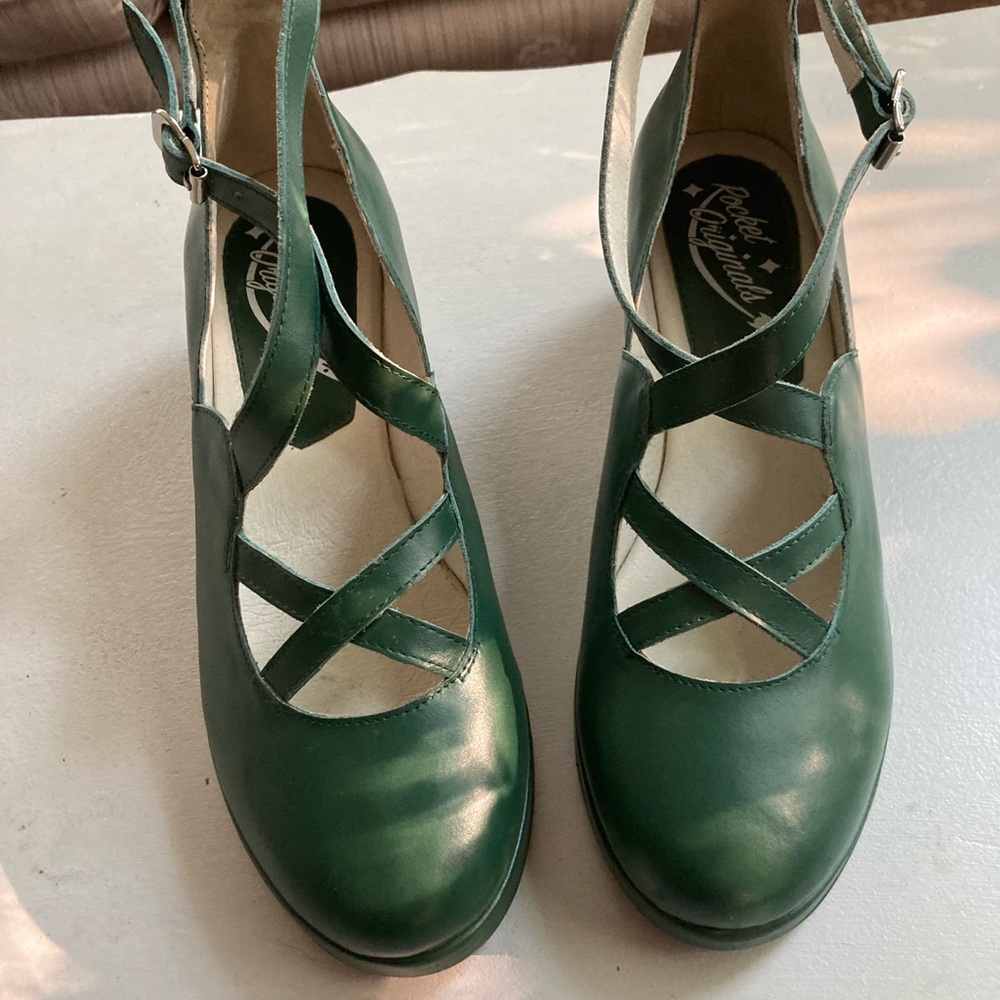 Rocket Originals “Celia” Vintage Pin-up Shoe in green leather